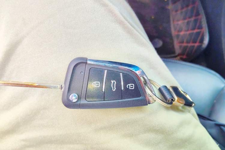 Used Roewe 360 2015 1.5L Manual Luxury Edition Vehicle Key