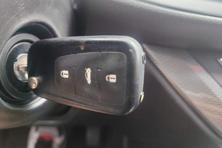 Used Roewe 360 2015 1.5L Automatic Luxury Edition Vehicle Key