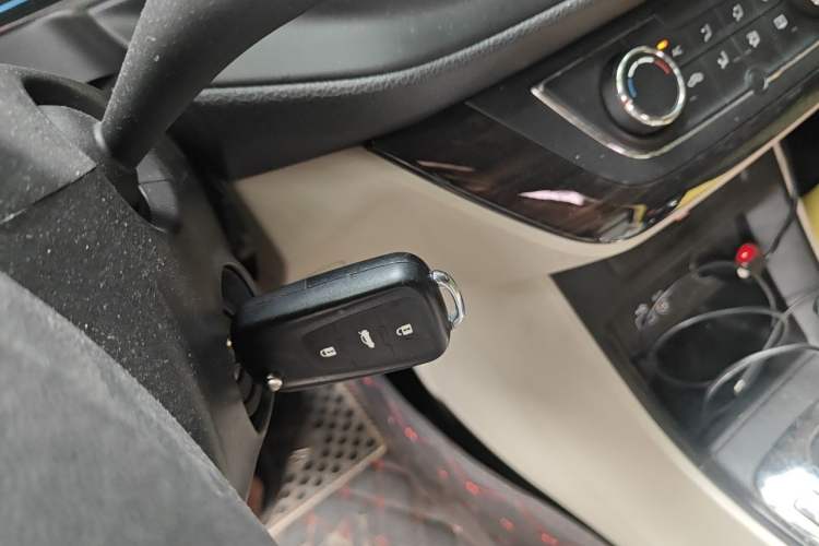 Used Roewe 360 2015 1.5L Automatic Luxury Edition Vehicle Key