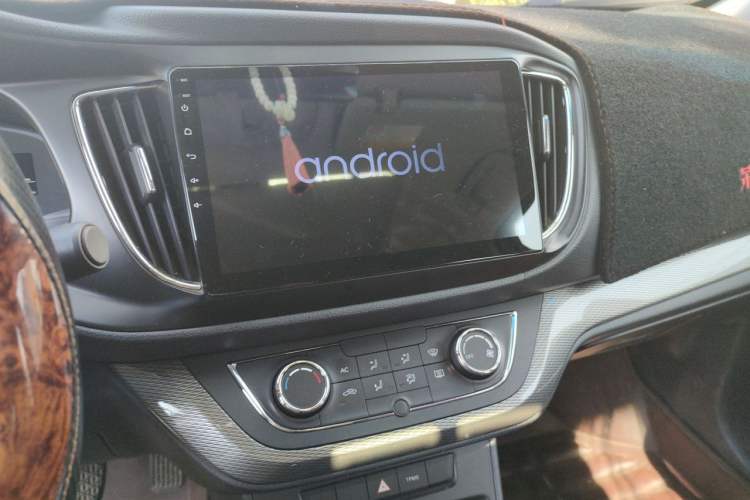 Used Roewe 360 2015 1.5L Manual Luxury Edition Audio And AC Panel
