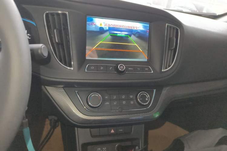 Used Roewe 360 2015 1.5L Automatic Luxury Edition Audio And AC Panel