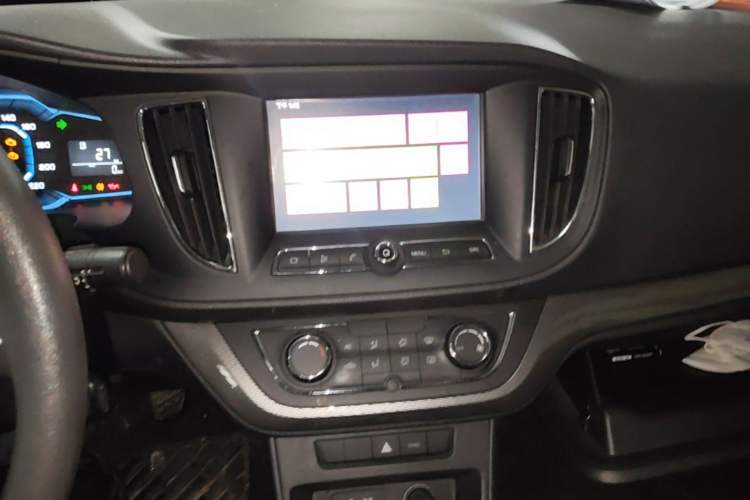 Used Roewe 360 2015 1.5L Manual Luxury Edition Audio And AC Panel