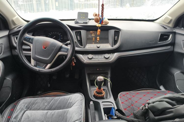 Used Roewe 360 2015 1.5L Manual Luxury Edition Center Console