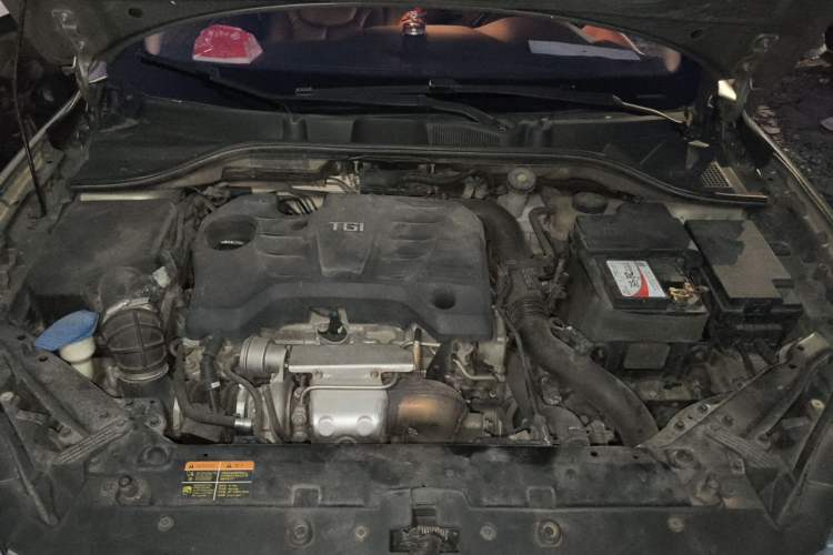 Used Roewe 360 2015 20T TST Deluxe Edition Engine Bay