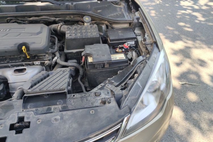 Used Roewe 360 2015 1.5L Manual Luxury Edition Engine Bay Left