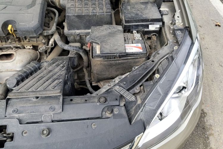 Used Roewe 360 2015 1.5L Manual Luxury Edition Engine Bay Left
