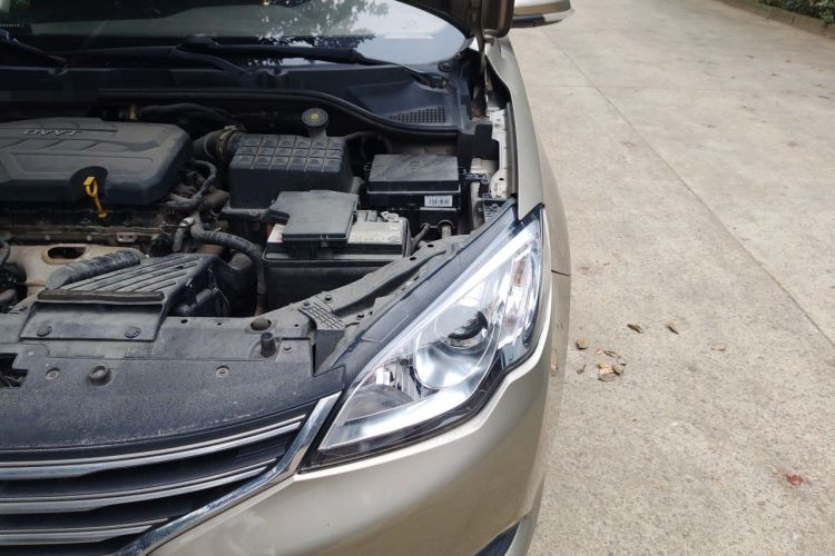 Used Roewe 360 2015 1.5L Manual Luxury Edition Engine Bay Left