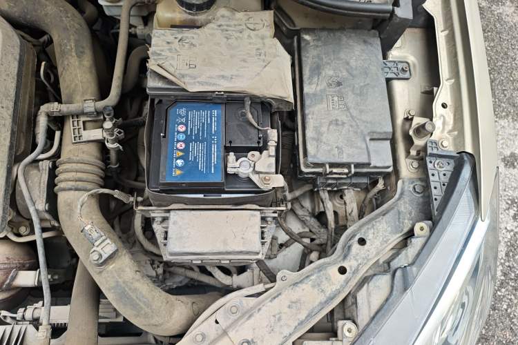 Used Roewe 360 2015 20T TST Deluxe Edition Engine Bay Left