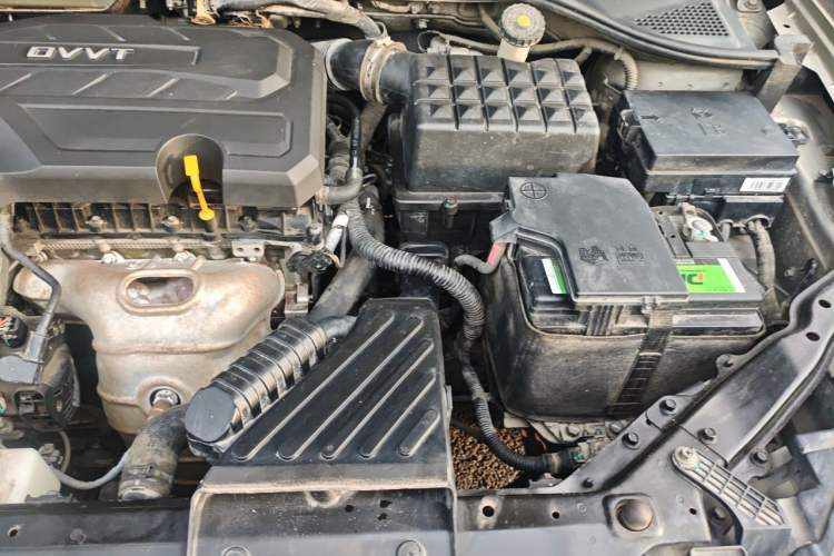 Used Roewe 360 2015 1.5L Manual Luxury Edition Engine Bay Left