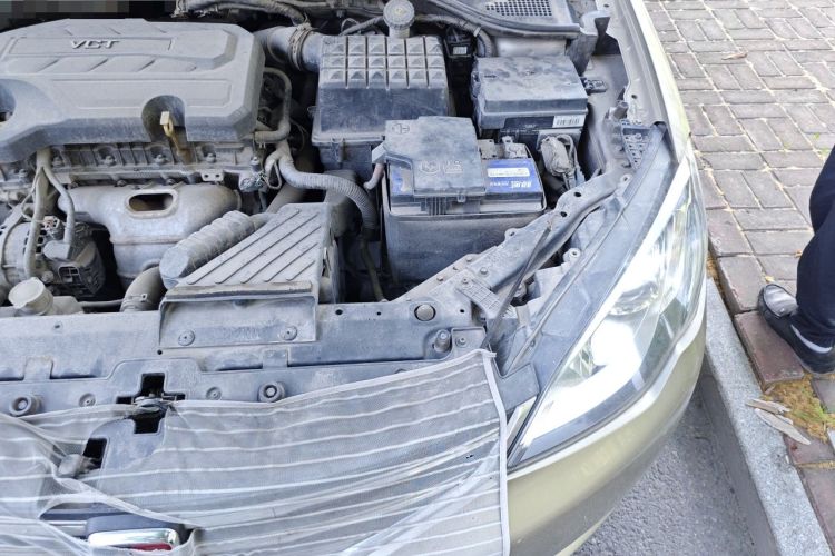Used Roewe 360 2015 1.5L Automatic Luxury Edition Engine Bay Left