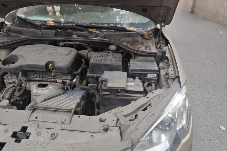 Used Roewe 360 2015 1.5L Manual Luxury Edition Engine Bay Left