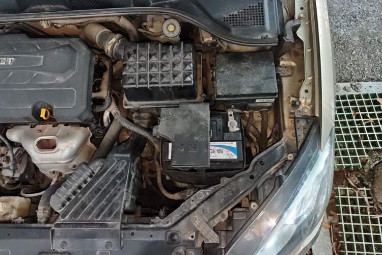 Used Roewe 360 2015 1.5L Automatic Luxury Edition Engine Bay Left
