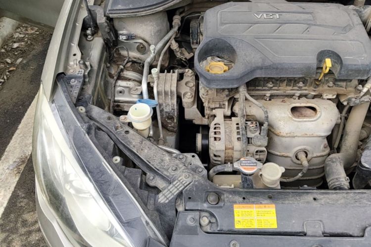Used Roewe 360 2015 1.5L Manual Luxury Edition Engine Bay Right