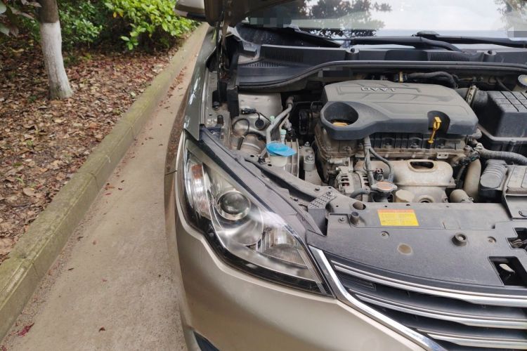 Used Roewe 360 2015 1.5L Manual Luxury Edition Engine Bay Right