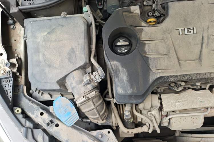 Used Roewe 360 2015 20T TST Deluxe Edition Engine Bay Right