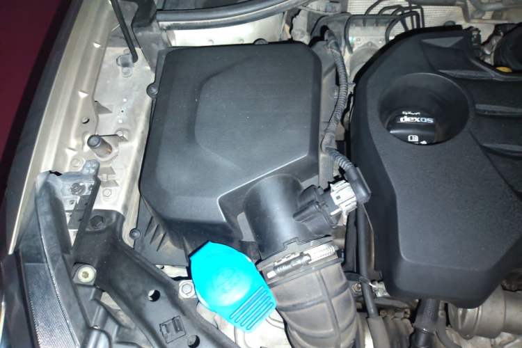 Used Roewe 360 2015 20T TST Deluxe Edition Engine Bay Right