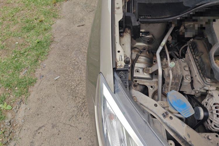 Used Roewe 360 2015 1.5L Automatic Luxury Edition Engine Bay Right