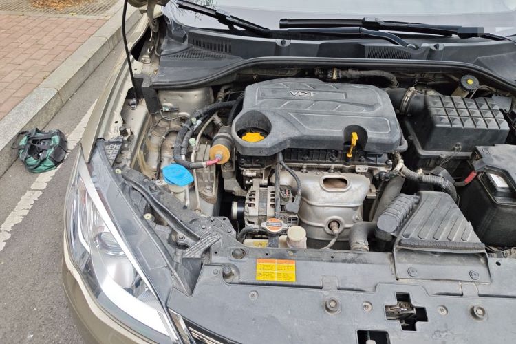 Used Roewe 360 2015 1.5L Manual Luxury Edition Engine Bay Right