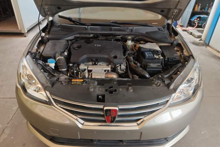 Used Roewe 360 2015 20T TST Deluxe Edition Engine Bay