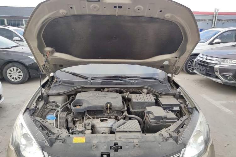 Used Roewe 360 2015 1.5L Automatic Luxury Edition Engine Bay