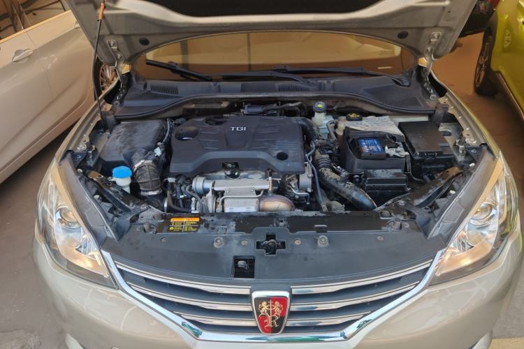 Used Roewe 360 2015 20T TST Deluxe Edition Engine Bay