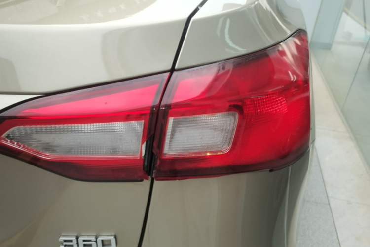 Used Roewe 360 2015 1.5L Automatic Luxury Edition Exterior 3