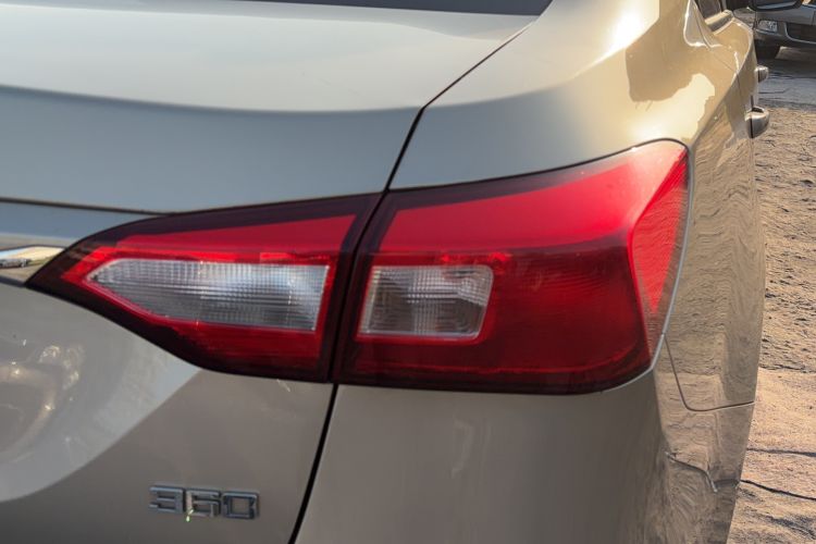 Used Roewe 360 2015 1.5L Automatic Luxury Edition Exterior 3