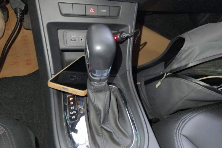 Used Roewe 360 2015 1.5L Automatic Luxury Edition Gear Lever