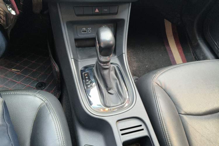 Used Roewe 360 2015 1.5L Automatic Luxury Edition Gear Lever