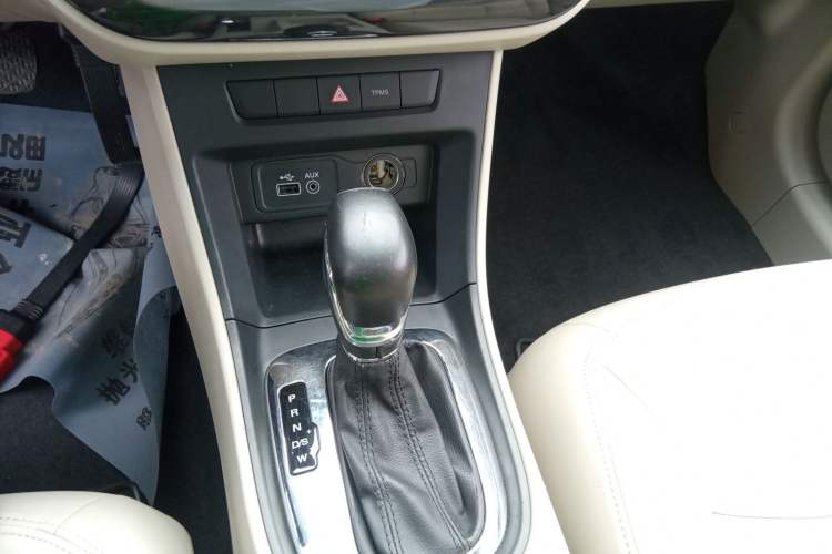 Used Roewe 360 2015 1.5L Automatic Luxury Edition Gear Lever