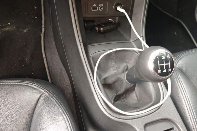Used Roewe 360 2015 1.5L Manual Luxury Edition Gear Lever