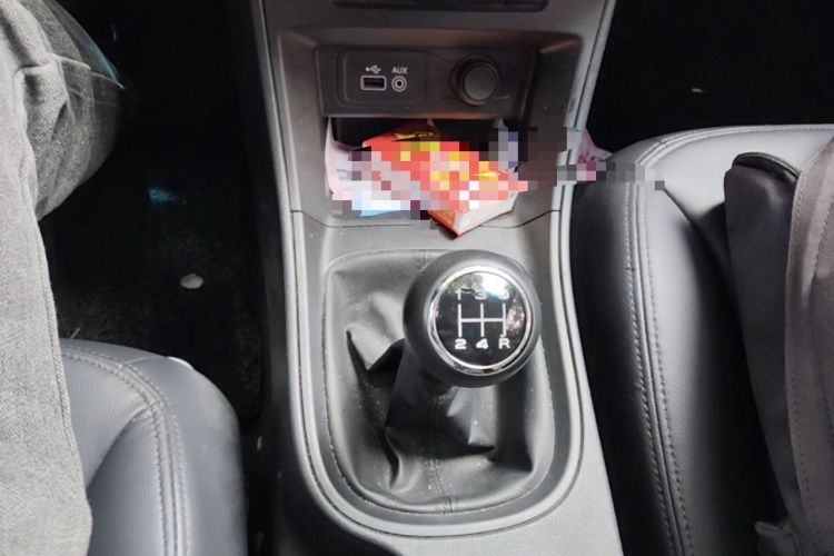 Used Roewe 360 2015 1.5L Manual Luxury Edition Gear Lever