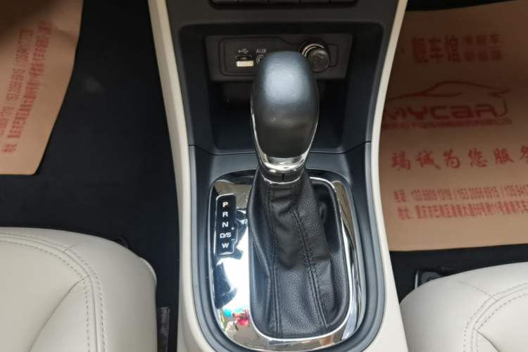 Used Roewe 360 2015 1.5L Automatic Luxury Edition Gear Lever