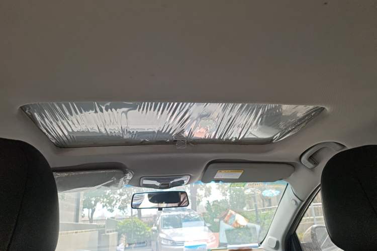 Used Roewe 360 2015 20T TST Deluxe Edition Headliner