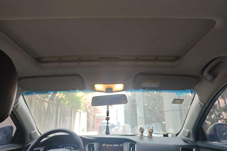 Used Roewe 360 2015 1.5L Manual Luxury Edition Headliner