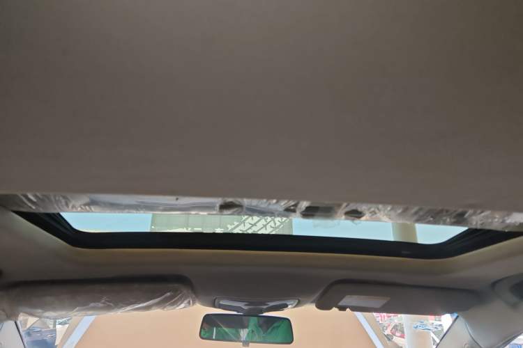 Used Roewe 360 2015 20T TST Deluxe Edition Headliner