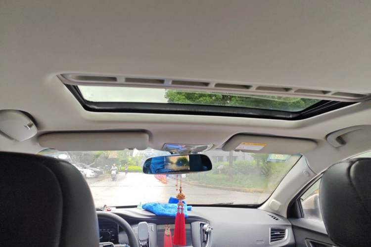 Used Roewe 360 2015 1.5L Automatic Luxury Edition Headliner