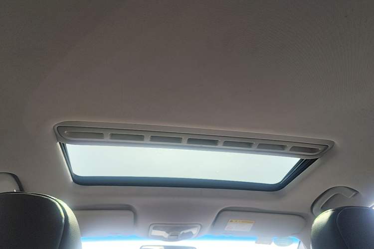 Used Roewe 360 2015 1.5L Automatic Luxury Edition Headliner