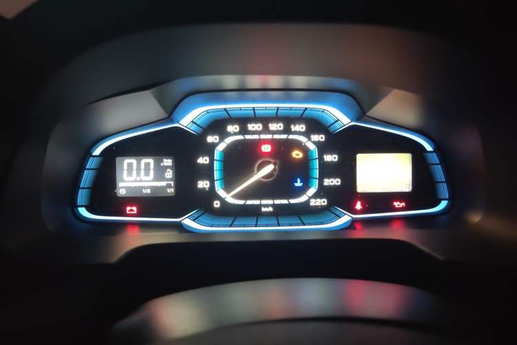 Used Roewe 360 2015 20T TST Deluxe Edition Instrument Cluster