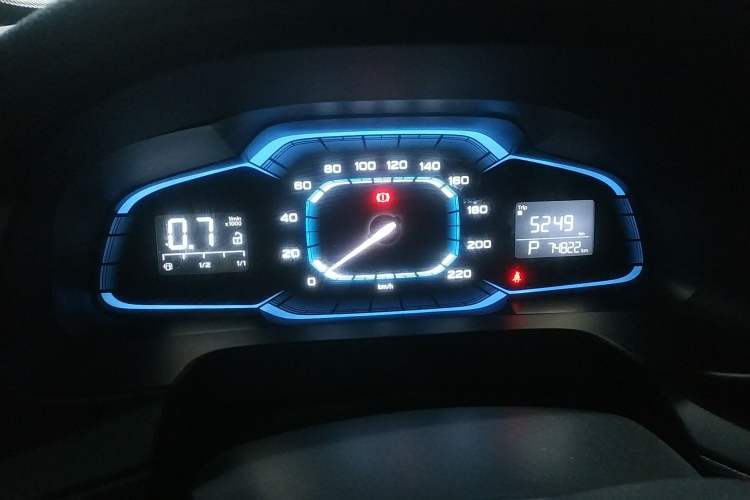 Used Roewe 360 2015 1.5L Automatic Luxury Edition Instrument Cluster