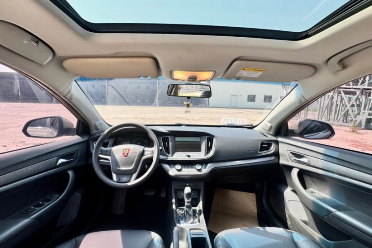 Used Roewe 360 2015 1.5L Automatic Luxury Edition Interior 1