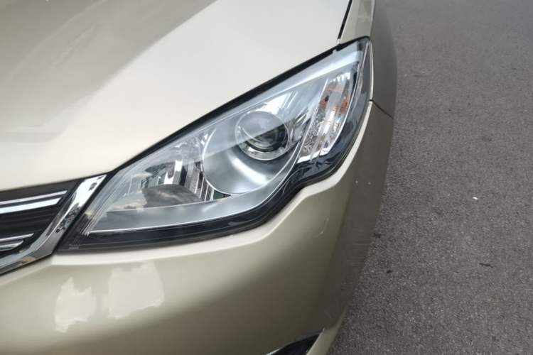 Used Roewe 360 2015 1.5L Automatic Luxury Edition Left Front Headlight
