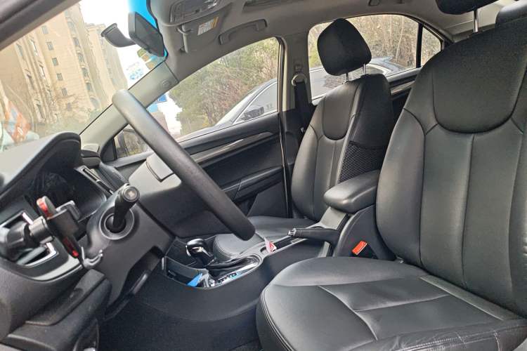 Used Roewe 360 2015 20T TST Deluxe Edition Left Front Seat