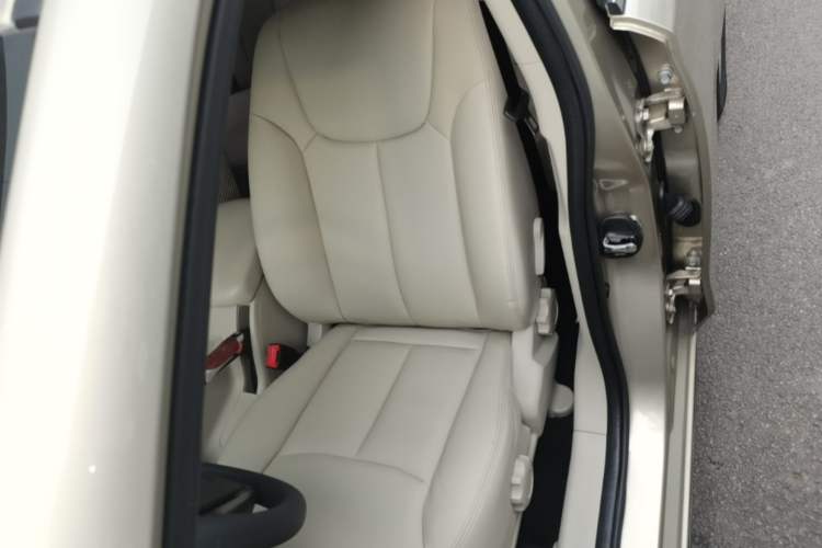 Used Roewe 360 2015 1.5L Automatic Luxury Edition Left Front Seat