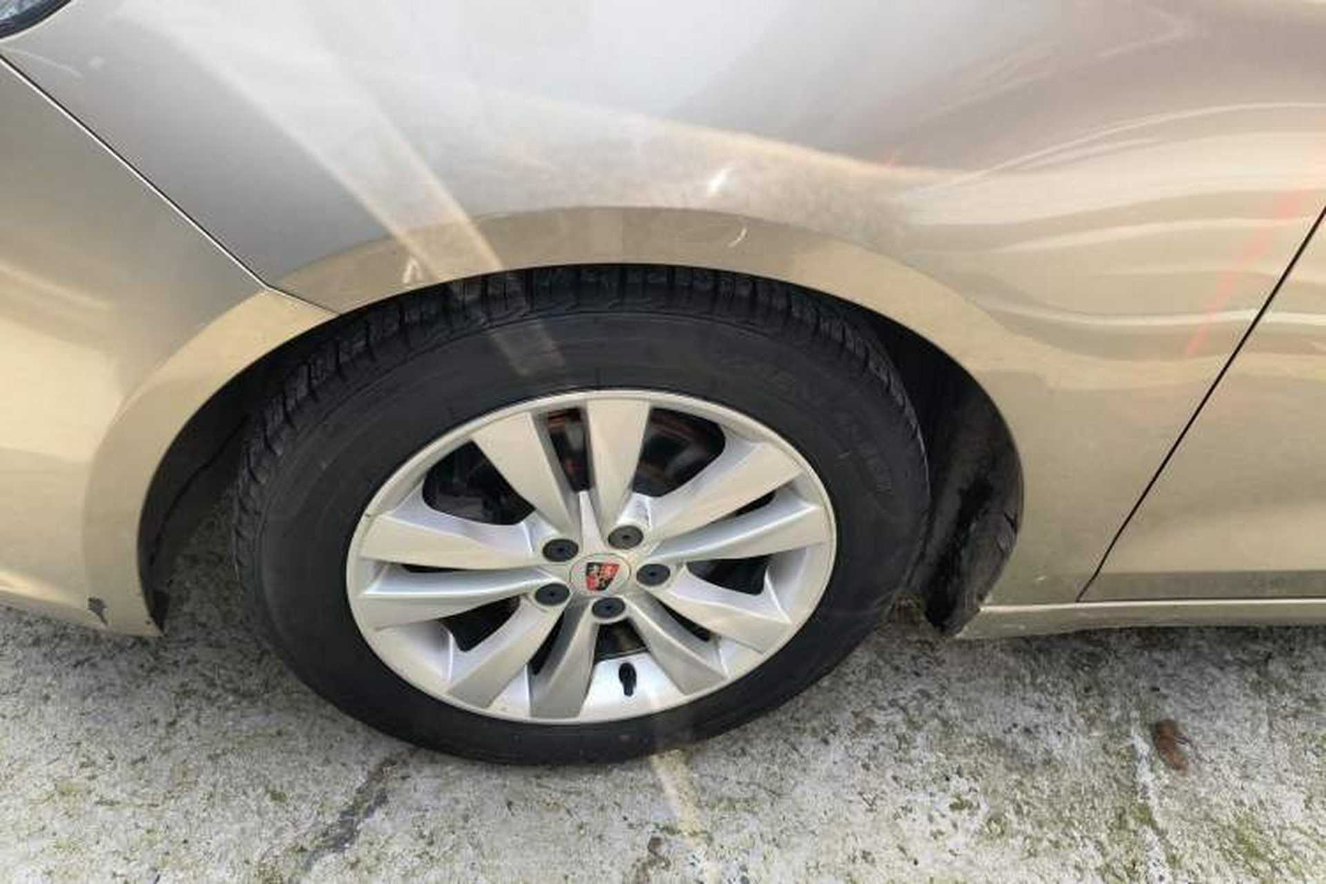 Used Roewe 360 2015 1.5L Automatic Luxury Edition Left Front Wheel Hub