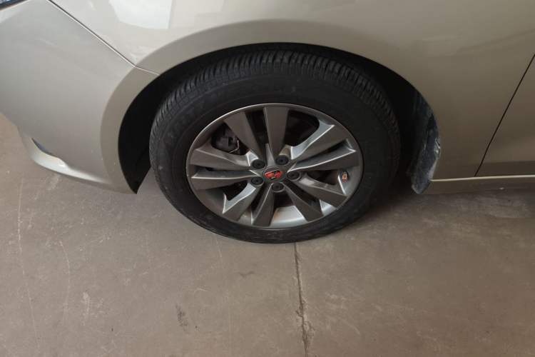 Used Roewe 360 2015 20T TST Deluxe Edition Left Front Wheel Hub