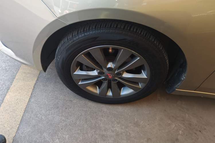 Used Roewe 360 2015 20T TST Deluxe Edition Left Front Wheel Hub