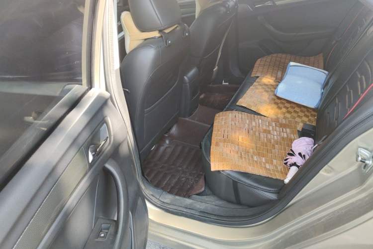 Used Roewe 360 2015 1.5L Manual Luxury Edition Left Rear Seat