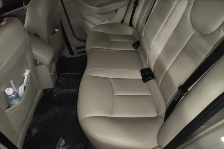 Used Roewe 360 2015 20T TST Deluxe Edition Left Rear Seat