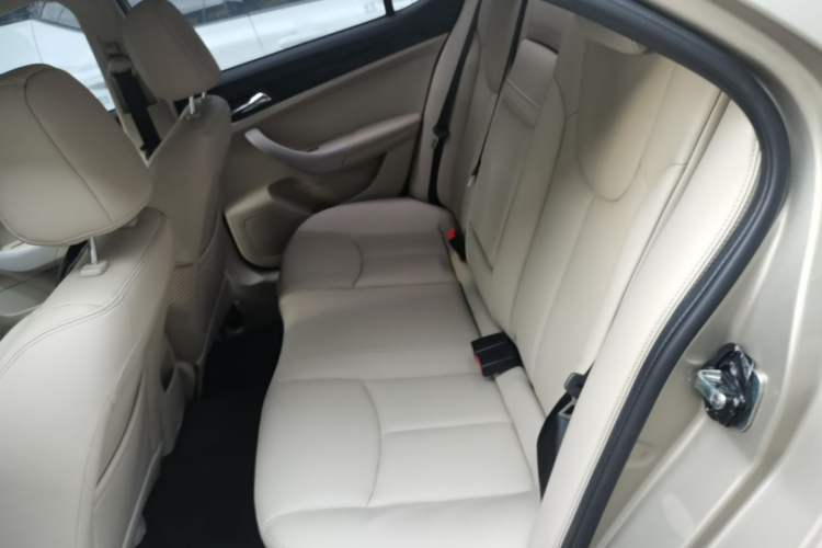 Used Roewe 360 2015 1.5L Automatic Luxury Edition Left Rear Seat